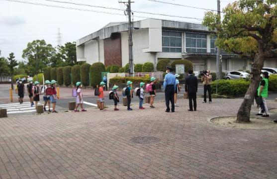 25日 小学校下校見守り