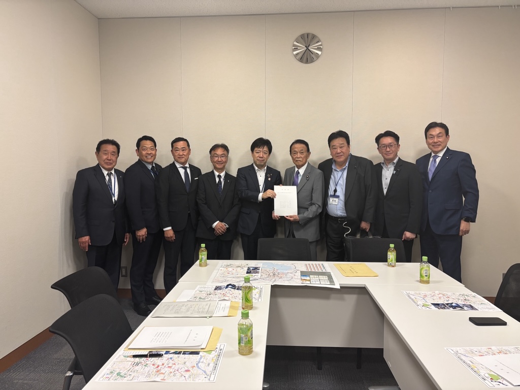 5月13日 村中交差点周辺の渋滞対策に関する要望_麻生太郎最高顧問