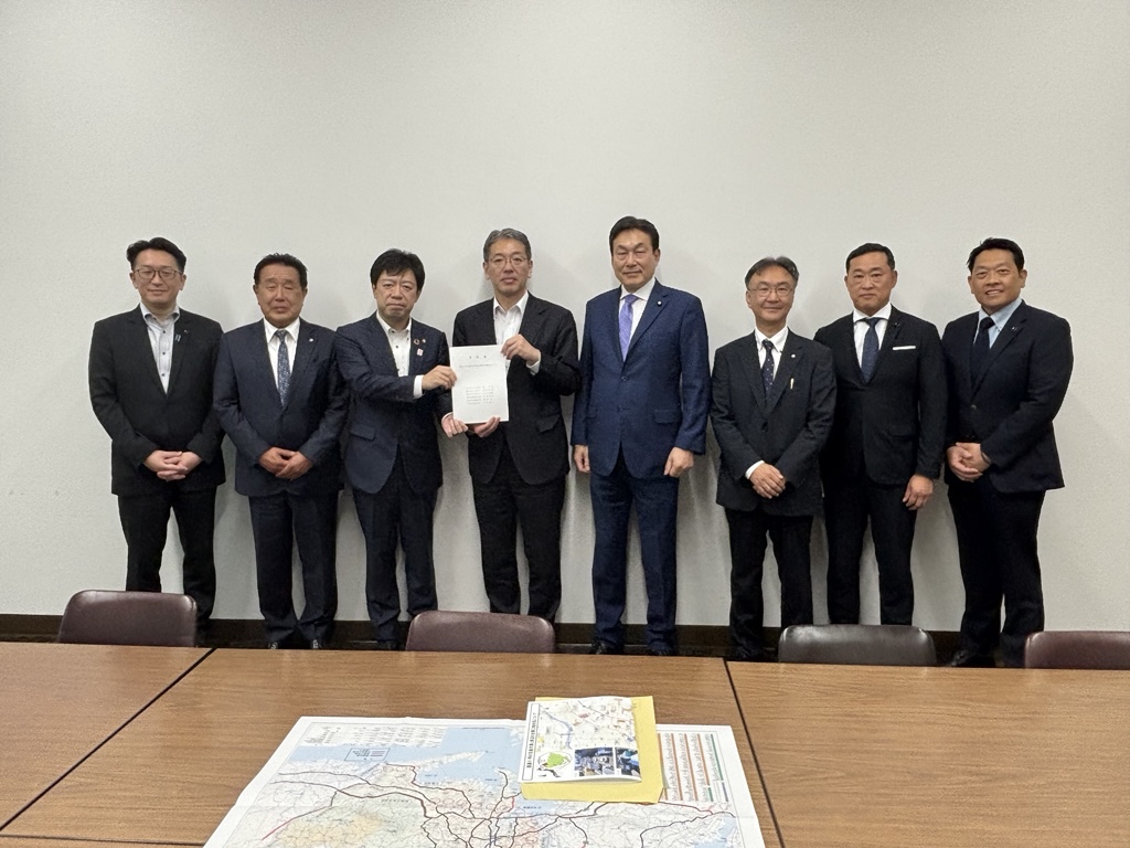 5月13日 村中交差点周辺の渋滞対策に関する要望_財務省