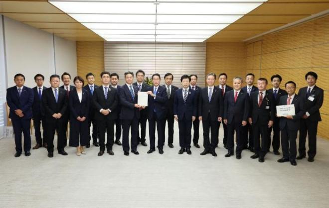 30日岸田首相への少子化に関する施策提言(全国青年市長会)