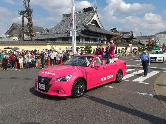 16日 小牧市民まつり 2日目(パレードでオープンカー乗車)