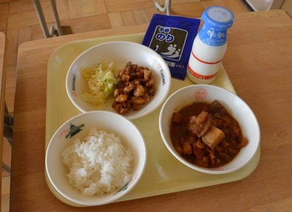 給食 鶏肉のあまだれかけ(名古屋コーチン入り)手巻きのりの写真