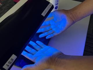 病院体験の手洗いのようす