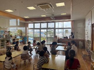 保育士体験の音楽のようす