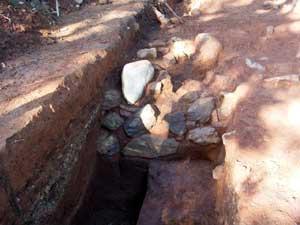 A地区虎口bで発見した永禄期とみられる石積の写真