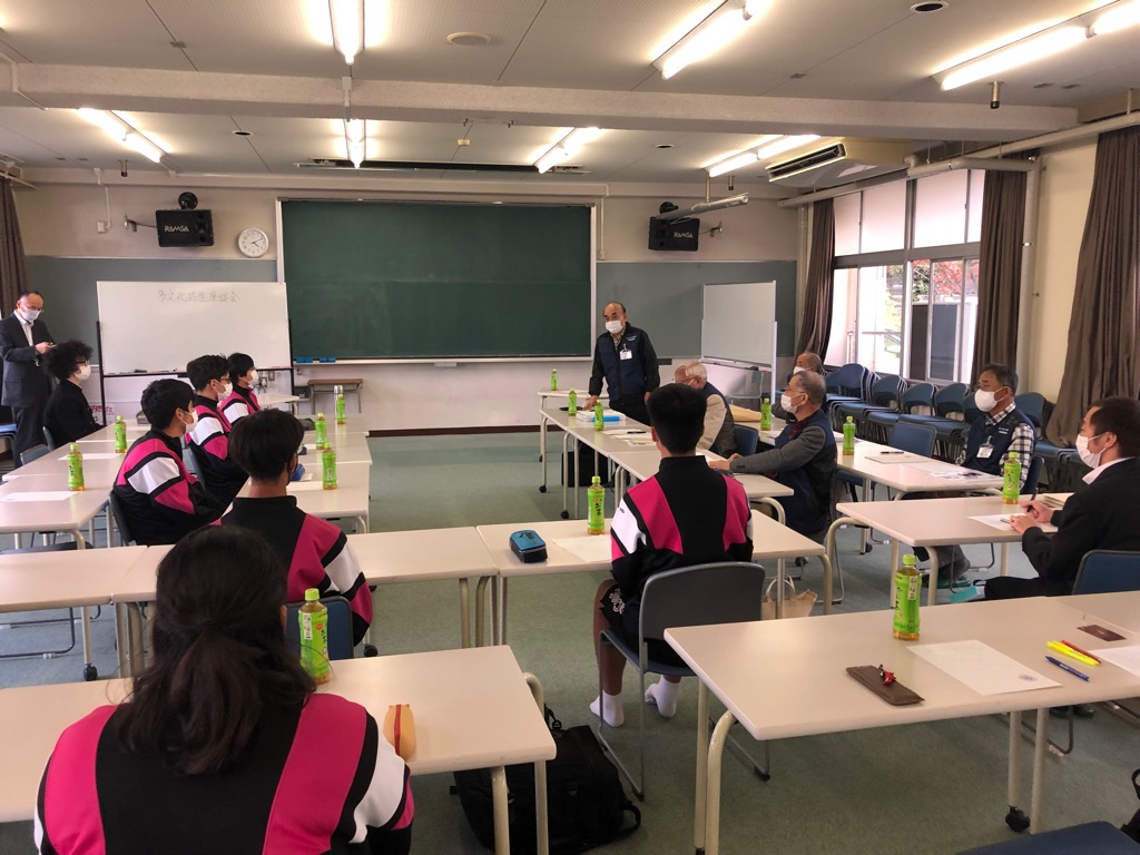 座談会の状況写真1
