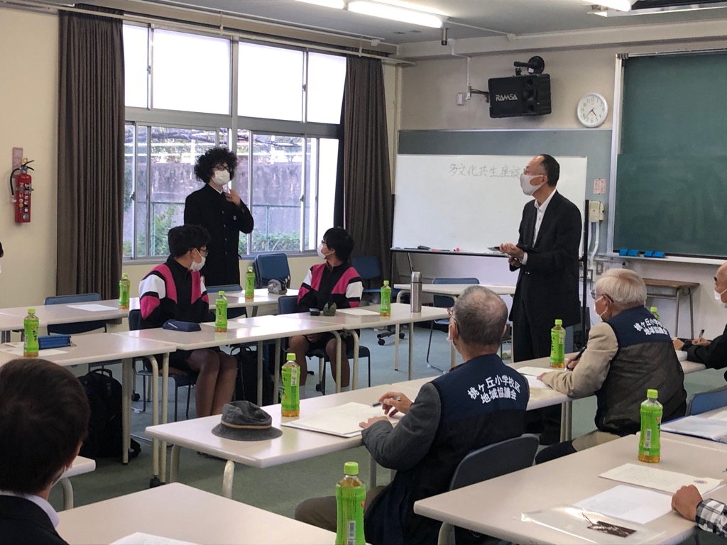 座談会の状況写真2