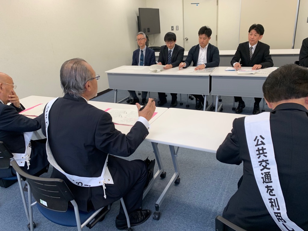 中部運輸局への要望活動の様子