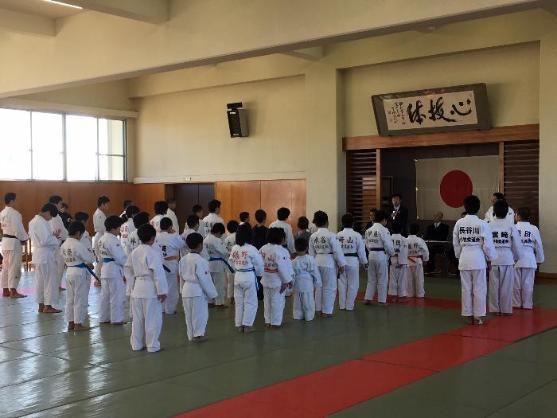 小牧柔道会 鏡開き式の様子