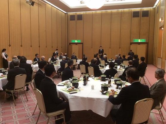小牧商工会議所新旧役員懇親会の様子の写真