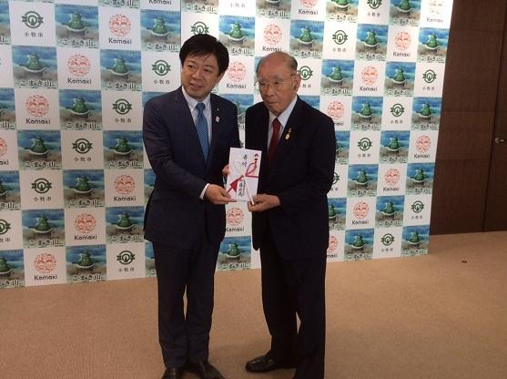 大善家具グループ会長 加藤政義様 ご寄付の様子の写真