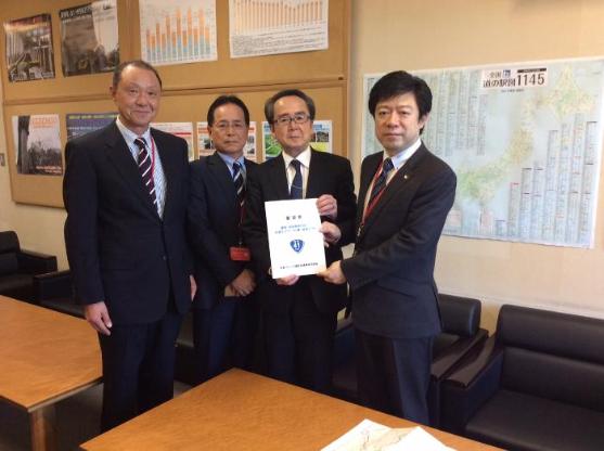 名濃バイパス建設促進期成同盟会要望活動の様子（国土交通省 池田 道路局長）