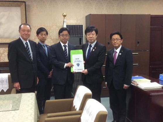 名濃バイパス建設促進規制同盟会要望 （うえの財務副大臣）の様子