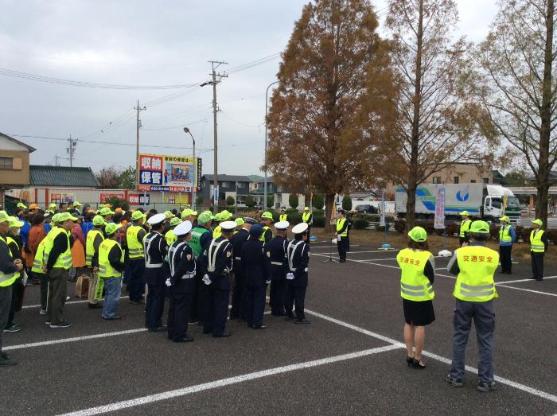 年末の交通安全県民運動の様子