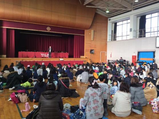 篠岡小学校区地域協議会 クリスマス会の様子