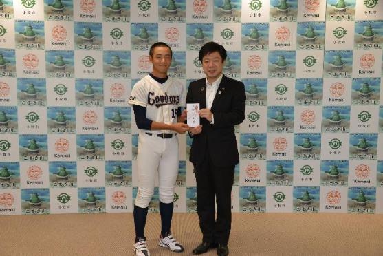 松浦拓希さん表敬訪問の様子