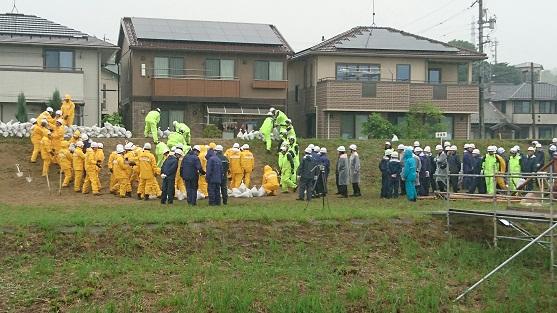 水防訓練の様子の写真