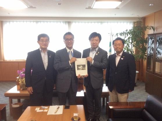 環境省 伊藤忠彦副大臣陳情の様子の写真