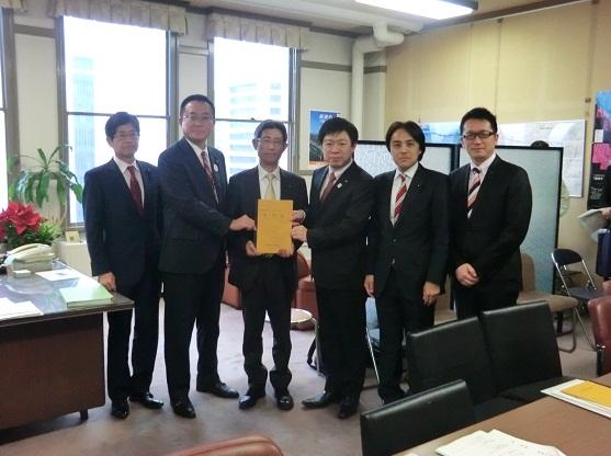都市計画道路 一宮春日井線 愛知県建設部長への要望の様子の写真