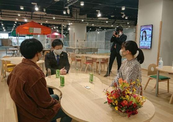28日  ブランドムービー出演者との新春対談(広報こまき1月1日号)