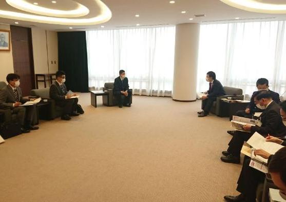 28日 名古屋出入国在留管理局長来庁