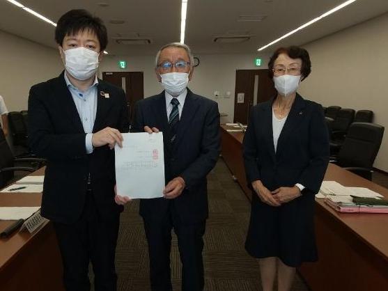 5日 令和3年度決算審査意見書受領