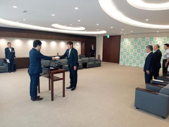 1日 新消防団長辞令交付式