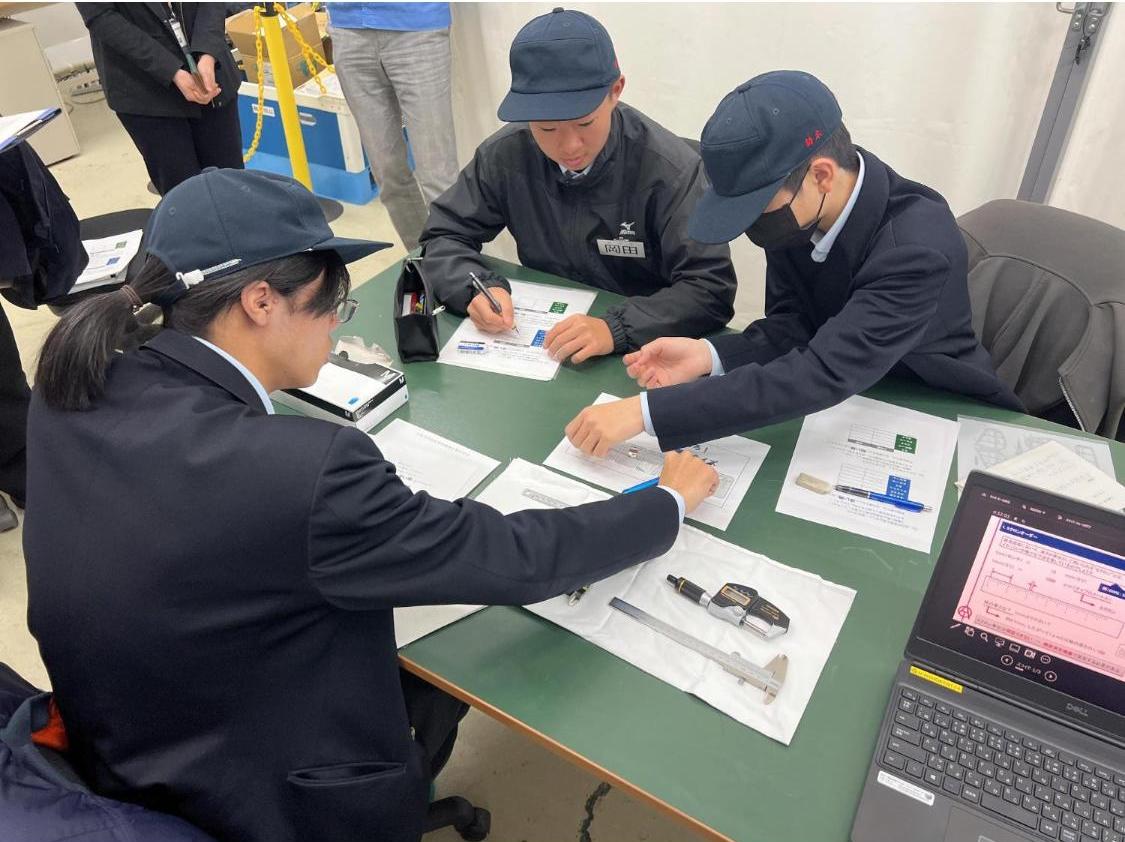 名古屋品証研株式会社小牧計測センター見学写真1