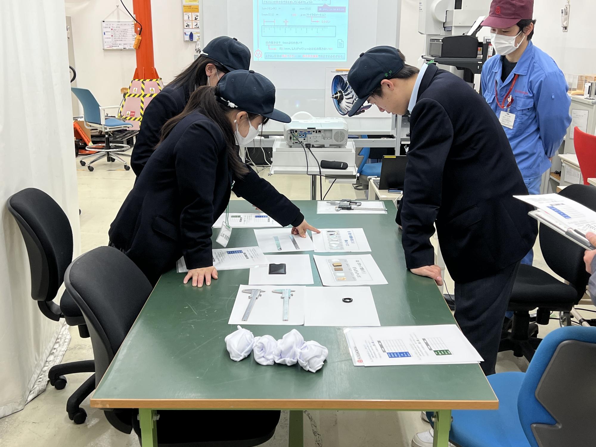 名古屋品証研株式会社小牧計測センター見学写真1