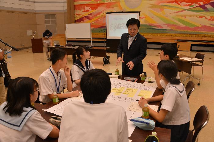 市長と意見交換する様子