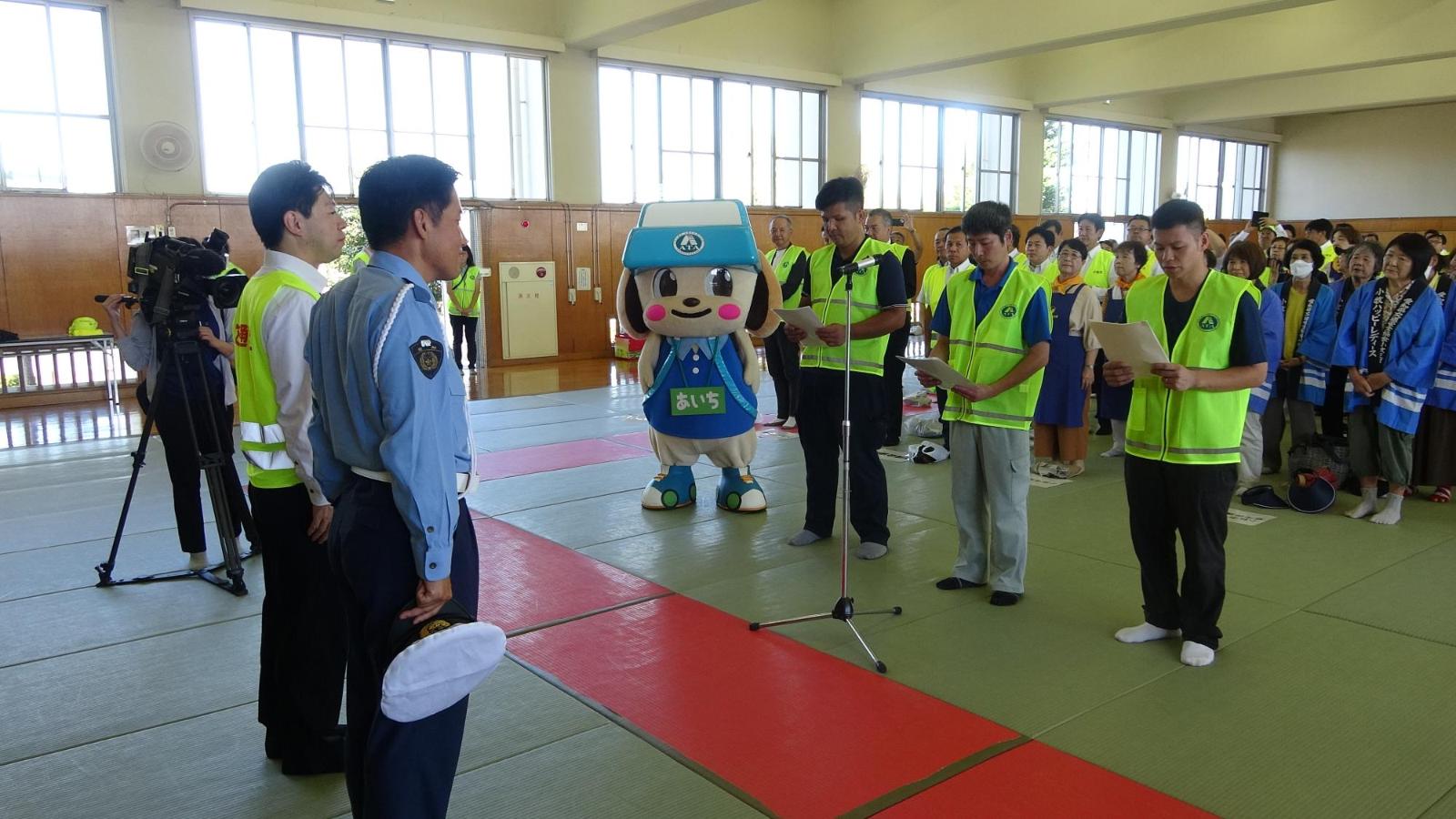 交通安全宣言の様子