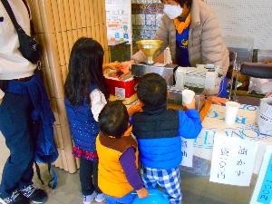 R7環境フェア菜種油搾り