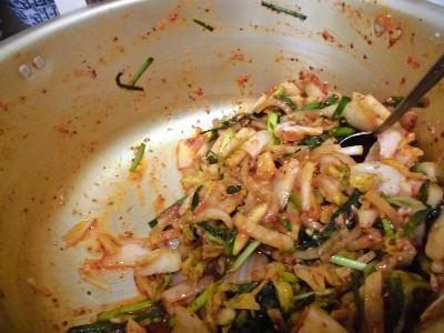 短期講座キムチ・韓国料理調理中