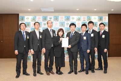 小牧青年会議所メンバーと山下市長