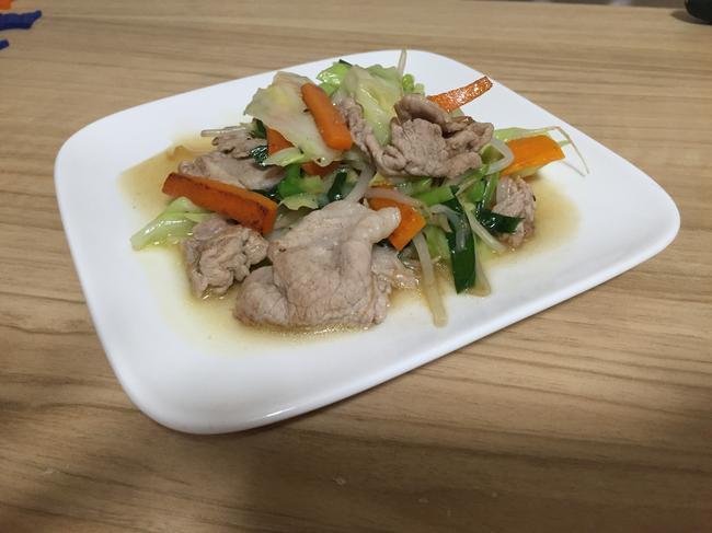 豚肉と野菜の塩だれ炒めの写真