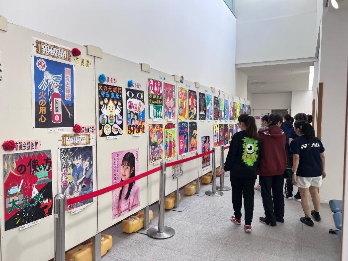 令和7年度防火ポスター作品展の様子