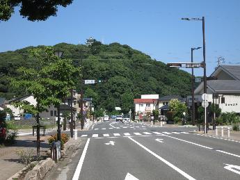 小牧山を望む