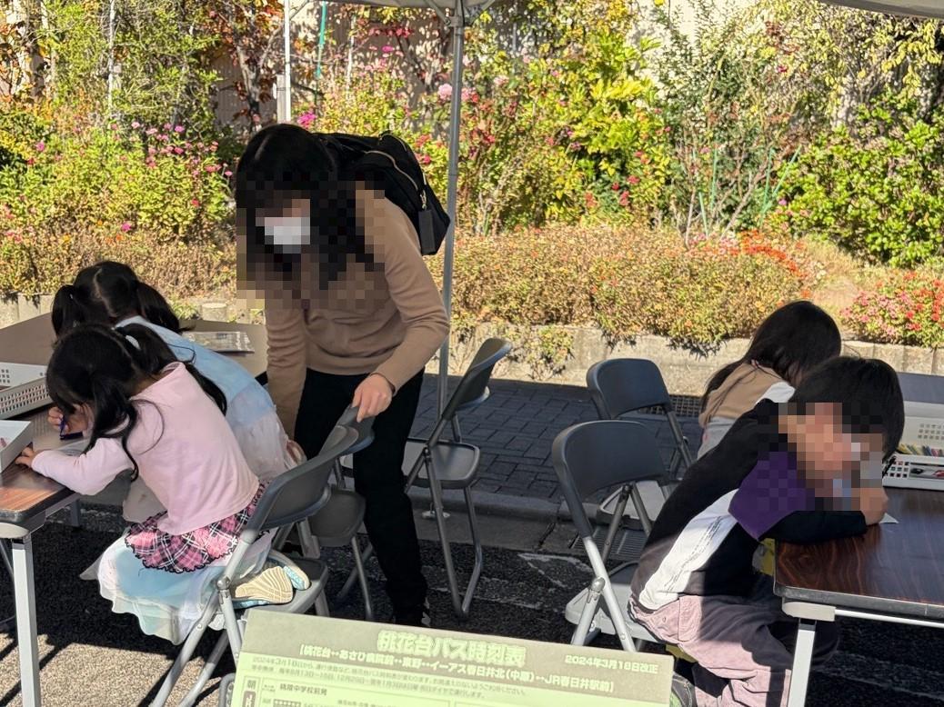 ぬりえ・お絵描きの様子